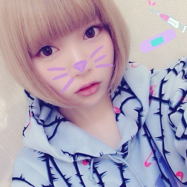 青文字系人気モデル 古関 れん こせき れん ちゃんのネイルをチェック Itnail