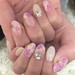 懐かしさを感じる花柄ネイル。水彩フラワーで大人可愛い指先に。