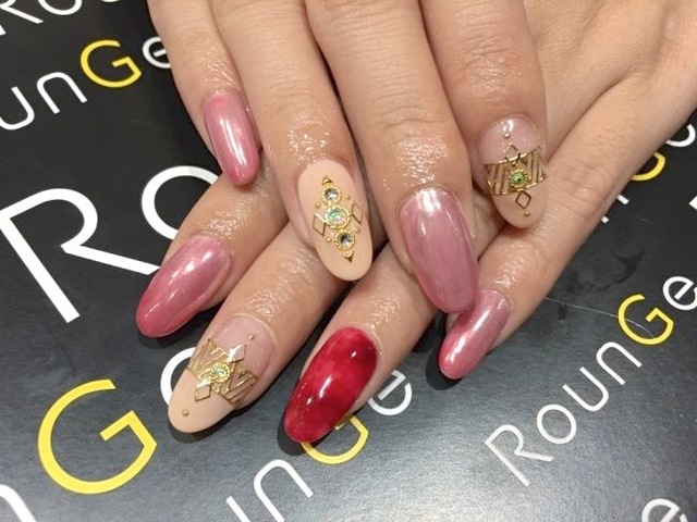 Rounge まるで鏡 大注目のクロムパウダーを使ったミラーネイル16選 Itnail