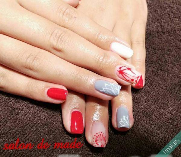 残暑に使いたいネイルデザイン 色気たっぷり彼岸花ネイルはどう Itnail