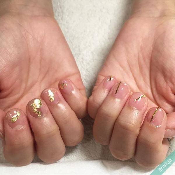 クリア ゴールド のネイルで上品な手元に Itnail