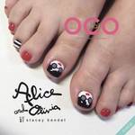 ガーリーモードを楽しむ!alice + olivia(アリス アンド オリビア)ネイル