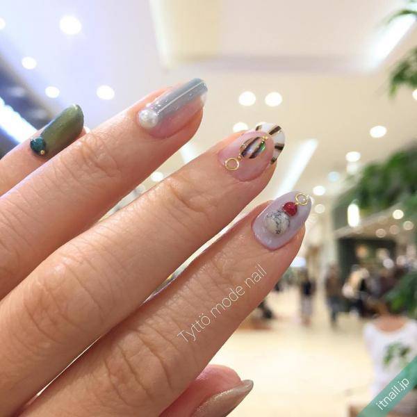 40代にも似合う 真ん中ラインネイル 世代別デザイン特集 Itnail