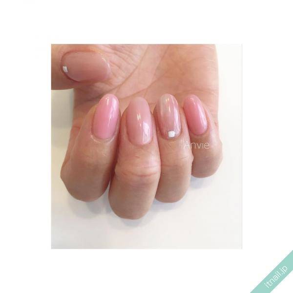 薄づきシアーカラーネイルで今年顔 輝きプラスで指先うるツヤ Itnail