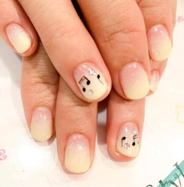 自然と心がかるくなる 音符モチーフのネイルがかわいい Itnail