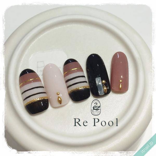 モノクロ 何 が正解 ボーダーネイル の秋冬アレンジ8選 Itnail