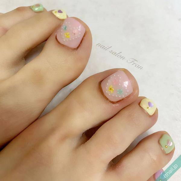 セルフアートにもおすすめ 押し花を使ったフットネイルデザイン Itnail