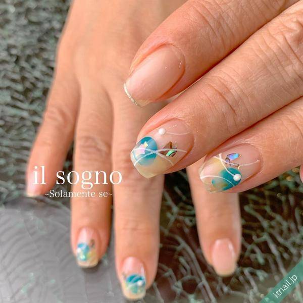 透明感のあるクリアネイル 涼しげな夏ネイルを楽しもう Itnail