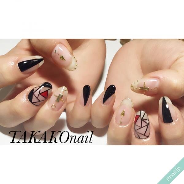 スタイリッシュさが光る！トライアングルのネイルアート michill byGMO（ミチル）