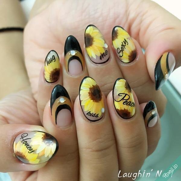 気分が上がる 向日葵 ひまわり が主役のハンド フットネイル8選 Itnail