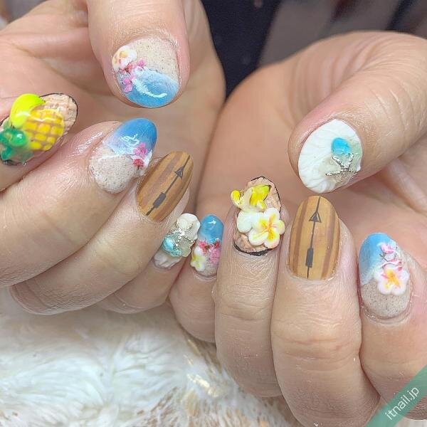 海がテーマの夏ネイル 気分を盛り上げるデザイン10選 Itnail