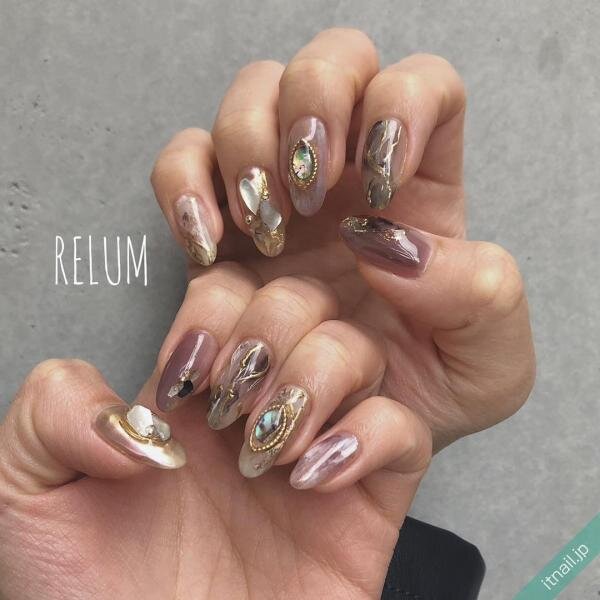 大人のニュアンスネイルは パープル ゴールド で おすすめデザイン9選 Itnail 大人のニュアンスネイルは パープル ゴールド で おすすめデザイン9選 Itnail