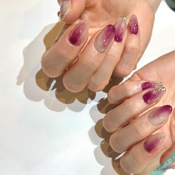 プラムカラーピンクマグネットニュアンスネイルチップ