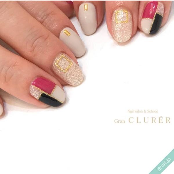 セルフでも超簡単 グリッターを使ったネイルデザインをご紹介 Itnail セルフでも超簡単 グリッターを使ったネイルデザインをご紹介 Itnail