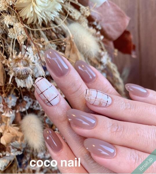 やっぱり可愛い ブラウンチェック のネイルデザインをご紹介 Itnail