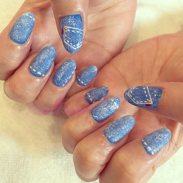 ただ可愛いだけじゃない 青 を使ったネイルデザインまとめ Itnail