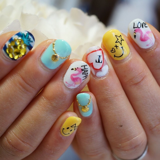 フラミンゴ柄が可愛いネイルデザイン集めました Itnail