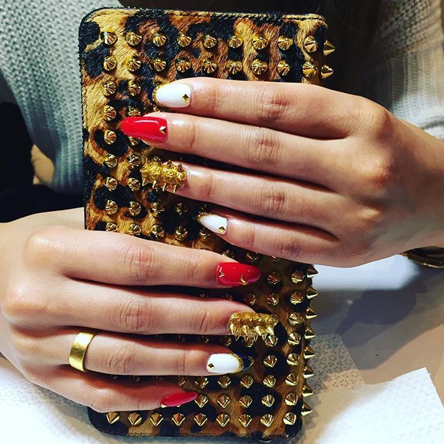 爪裏まで鮮やかなルブタンネイルがセレブに大人気 Itnail