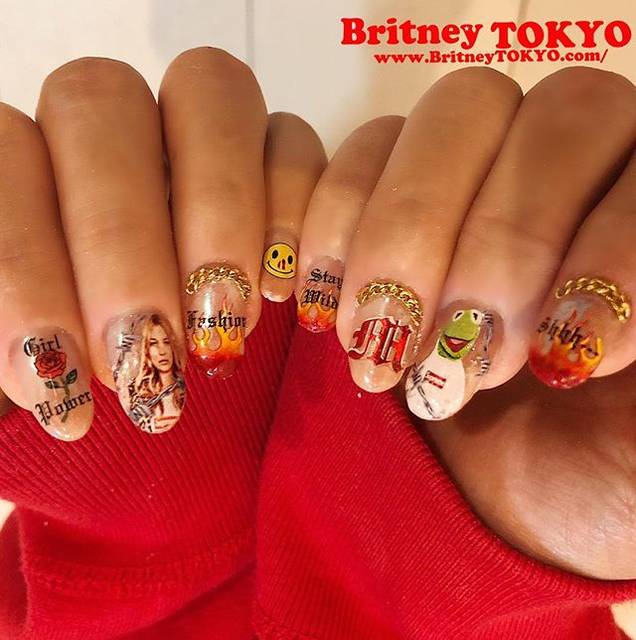 Britney TOKYO 💅✨ on Instagram: “Street Fashion🌹@kujirabijou Using: @tsumekira #nailgang sticker#nailart #fashion #art #nails #britneytokyo” (590717)